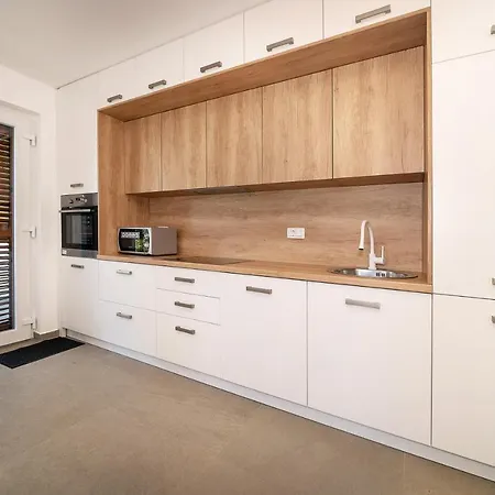 Juranic Ii With Pool