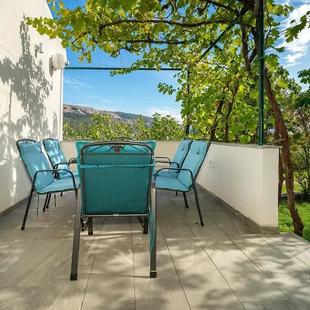 Juranic Ii With Pool Baska (Krk)