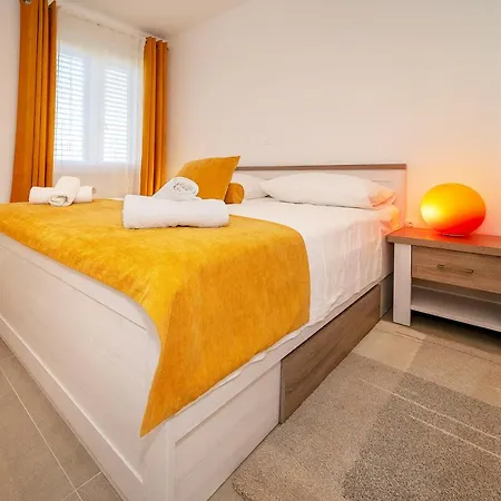 Juranic Ii With Pool Apartman *