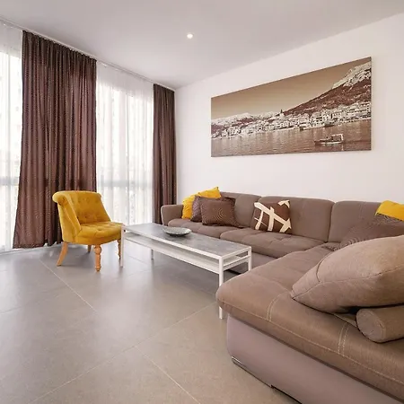 Juranic Ii With Pool * Baška