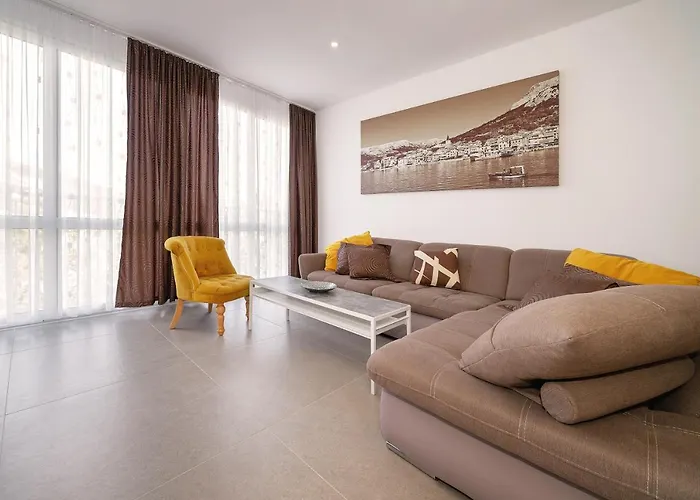 Juranic Ii With Pool * Baška