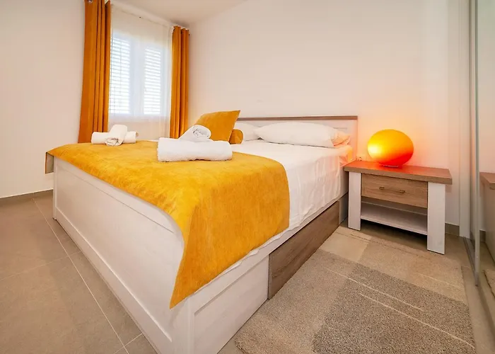 Juranic Ii With Pool Daire *