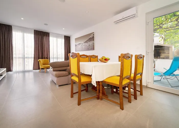 Juranic Ii With Pool Daire *